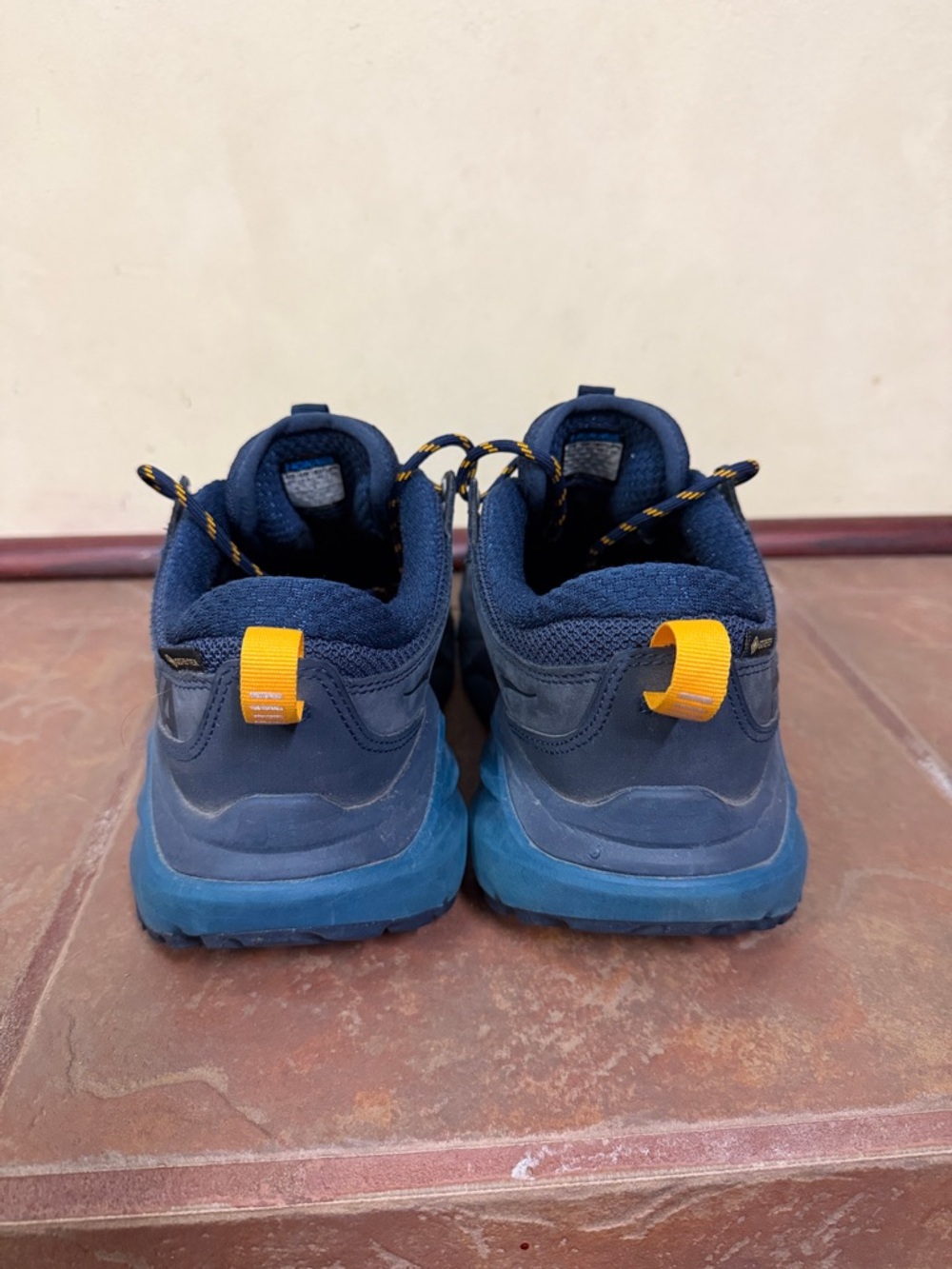Hoka Kaha Low GTX Hiking Shoes - Picture 5 of 9